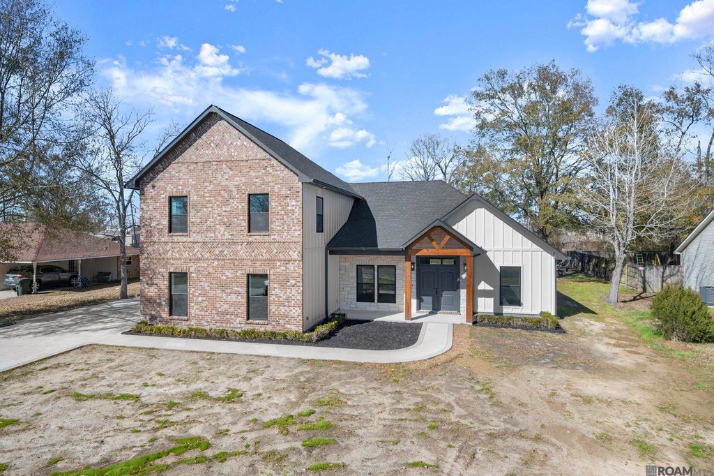 41094 Lee Dr, Gonzales, LA 70737
