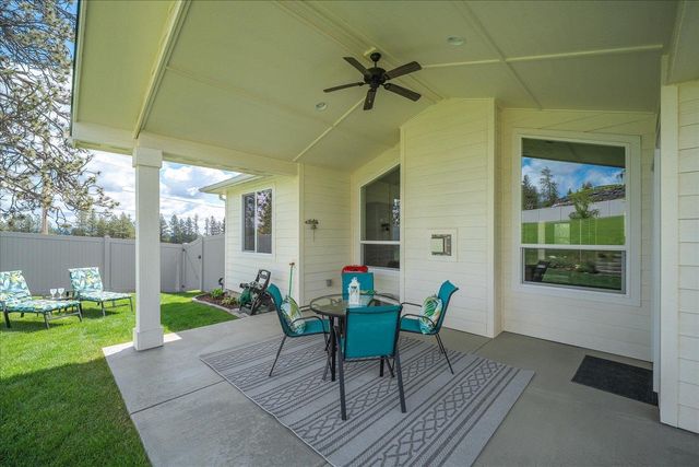 9302 W Floyd Dr, Cheney, WA 99004