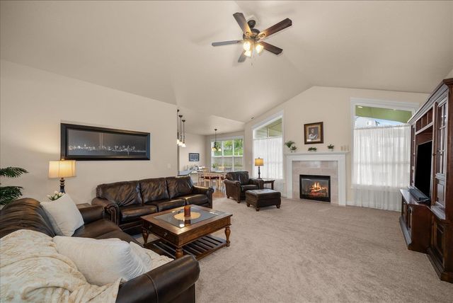 9302 W Floyd Dr, Cheney, WA 99004