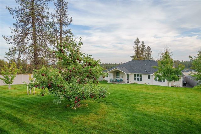 9302 W Floyd Dr, Cheney, WA 99004