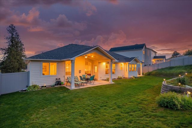 9302 W Floyd Dr, Cheney, WA 99004