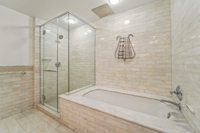 1 Renaissance Square 25G, White Plains, NY 10601