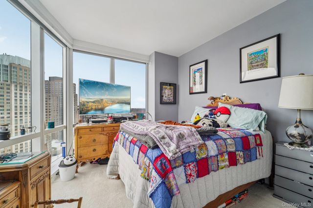 1 Renaissance Square 25G, White Plains, NY 10601