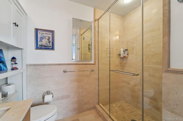 1 Renaissance Square 25G, White Plains, NY 10601