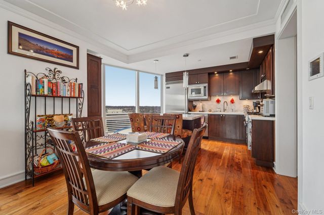 1 Renaissance Square 25G, White Plains, NY 10601