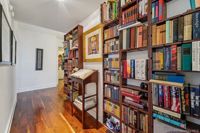 1 Renaissance Square 25G, White Plains, NY 10601