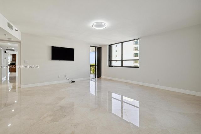 10175 Collins Avenue 907, Bal Harbour, FL 33154