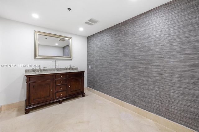10175 Collins Avenue 907, Bal Harbour, FL 33154
