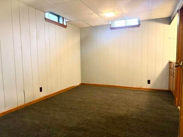 637 Briarcliff Rd, Salina, KS 67401