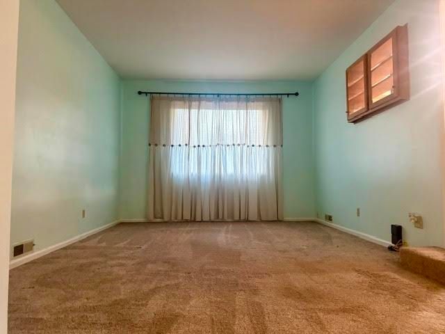 637 Briarcliff Rd, Salina, KS 67401