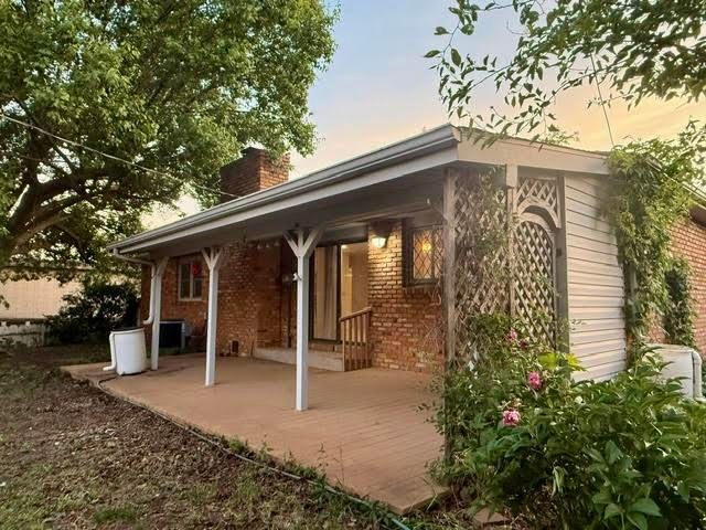 637 Briarcliff Rd, Salina, KS 67401