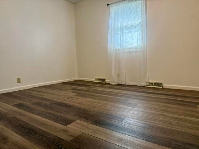 637 Briarcliff Rd, Salina, KS 67401