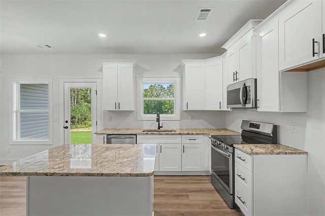 193 Cole Lake Rd, Dallas, GA 30157
