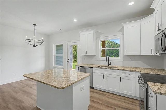 193 Cole Lake Rd, Dallas, GA 30157