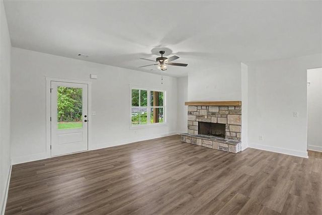 193 Cole Lake Rd, Dallas, GA 30157