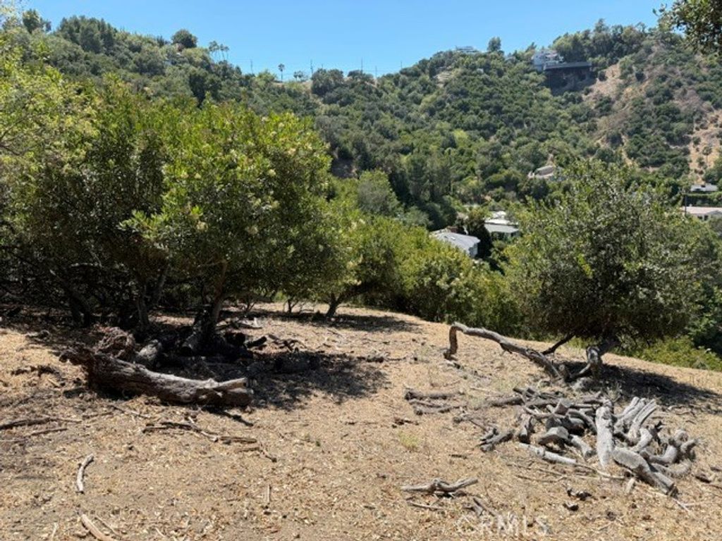 12937 Mulholland Drive, Sherman Oaks, CA 91423 — exterior