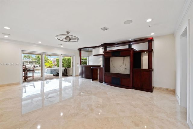 2015 NE 120th Rd, North Miami, FL 33181