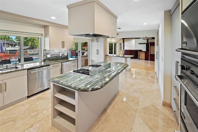 2015 NE 120th Rd, North Miami, FL 33181