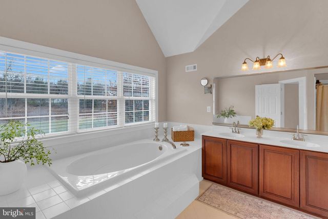 3867 CHARTER CLUB DR, Doylestown, PA 18902