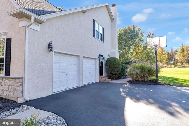 3867 CHARTER CLUB DR, Doylestown, PA 18902