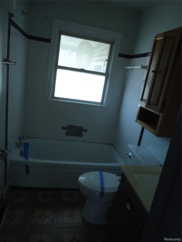 142 E Rowland, Madison Heights, MI 48071