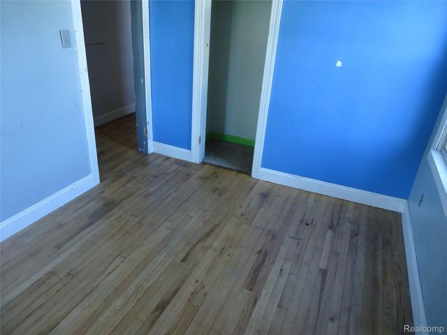 142 E Rowland, Madison Heights, MI 48071