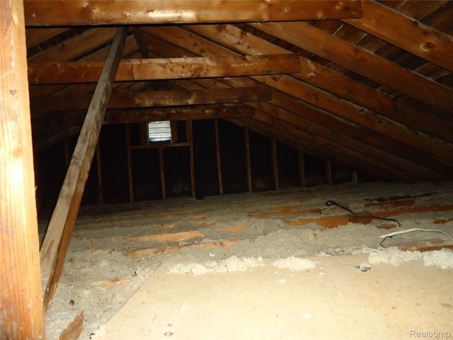 142 E Rowland, Madison Heights, MI 48071