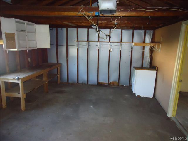 142 E Rowland, Madison Heights, MI 48071