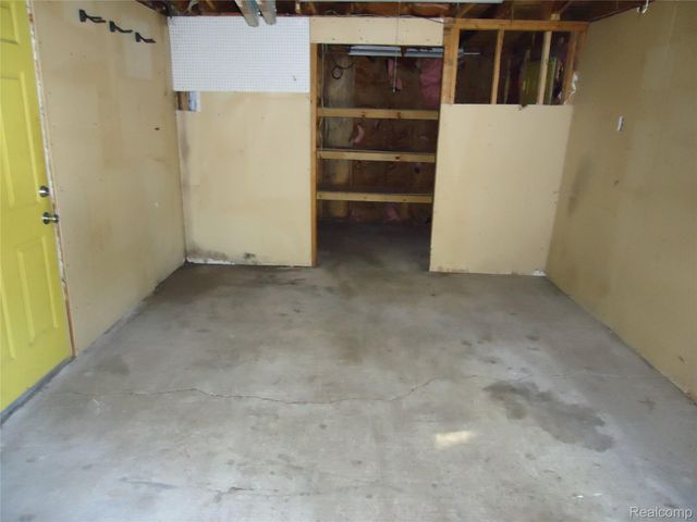 142 E Rowland, Madison Heights, MI 48071