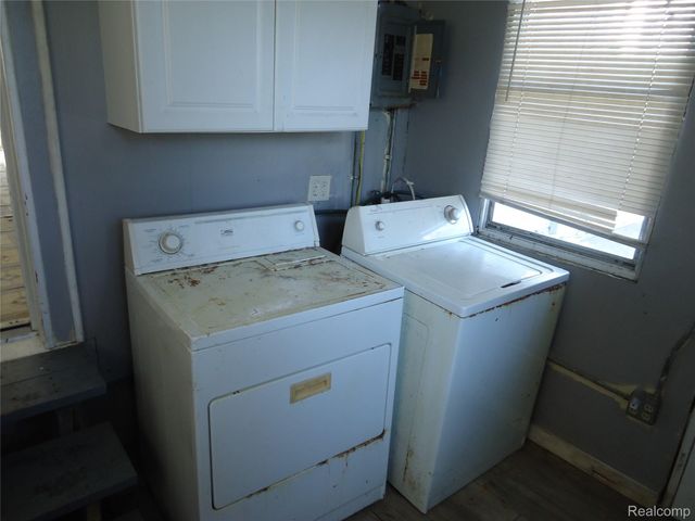 142 E Rowland, Madison Heights, MI 48071