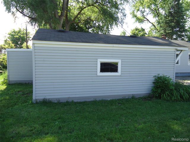 142 E Rowland, Madison Heights, MI 48071