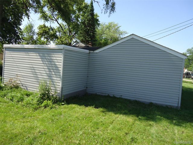 142 E Rowland, Madison Heights, MI 48071