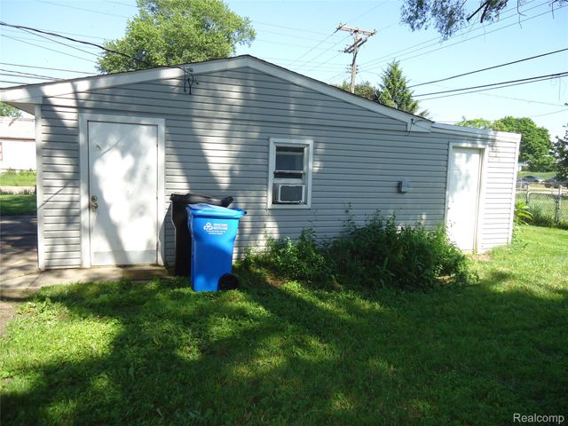 142 E Rowland, Madison Heights, MI 48071