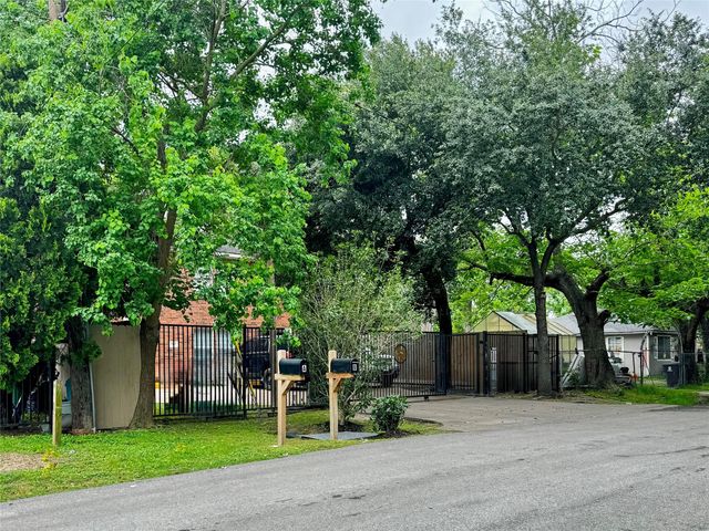 2110 Turner Drive, Houston, TX 77093