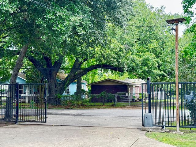 2110 Turner Drive, Houston, TX 77093