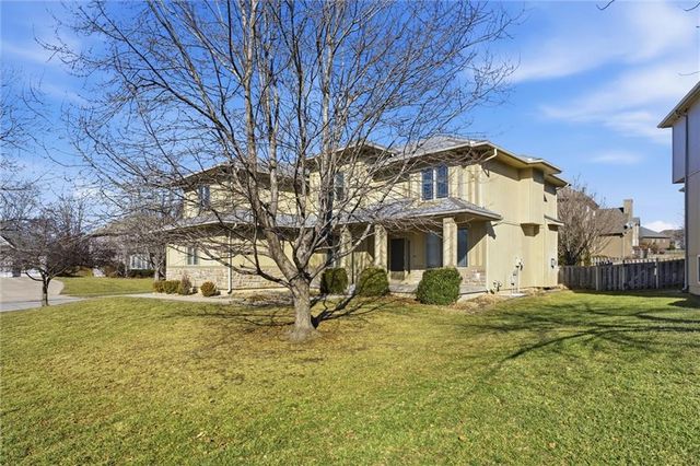 2300 Silver Spring Lane, Lee's Summit, MO 64086