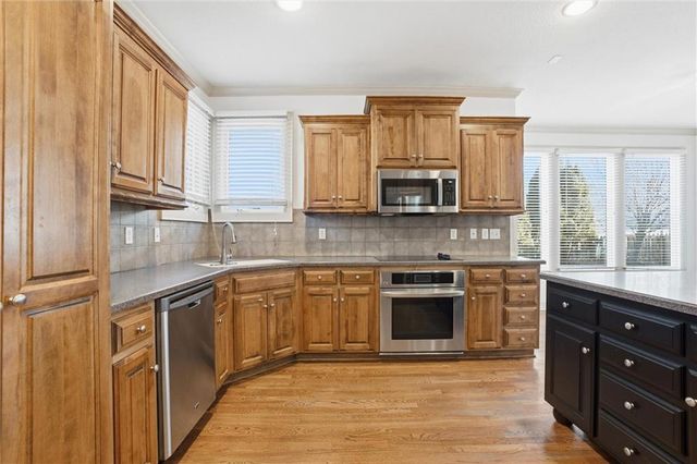 2300 Silver Spring Lane, Lee's Summit, MO 64086