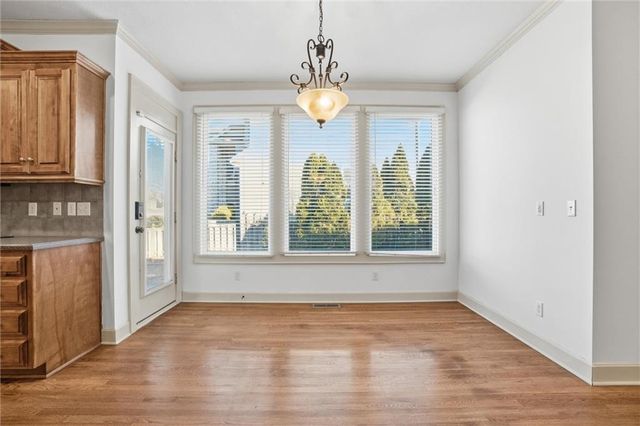 2300 Silver Spring Lane, Lee's Summit, MO 64086