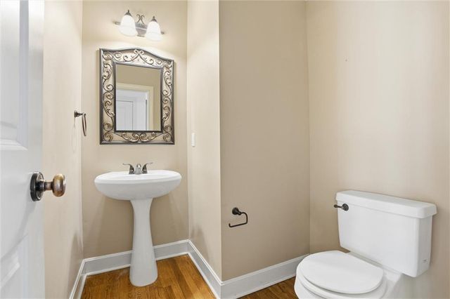 2300 Silver Spring Lane, Lee's Summit, MO 64086