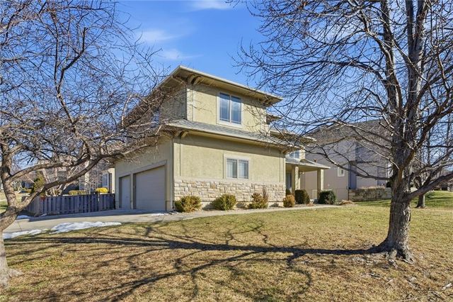 2300 Silver Spring Lane, Lee's Summit, MO 64086