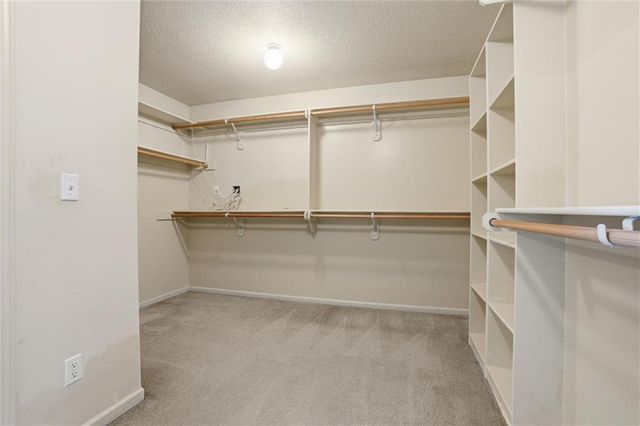 2300 Silver Spring Lane, Lee's Summit, MO 64086