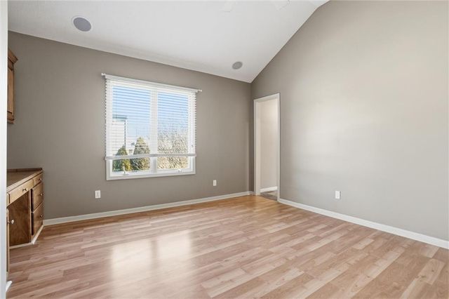 2300 Silver Spring Lane, Lee's Summit, MO 64086