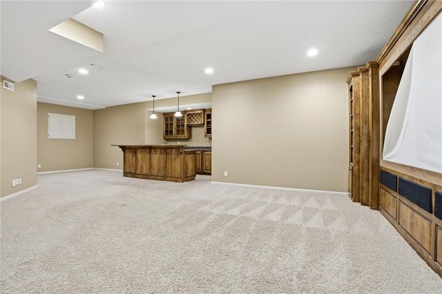 2300 Silver Spring Lane, Lee's Summit, MO 64086