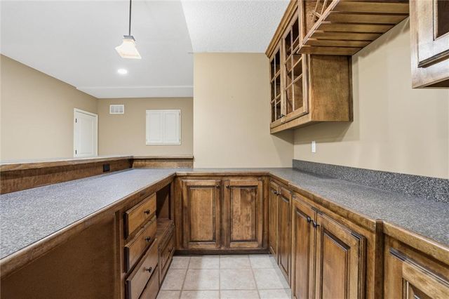 2300 Silver Spring Lane, Lee's Summit, MO 64086