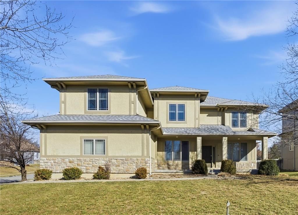 2300 Silver Spring Lane, Lee's Summit, MO 64086
