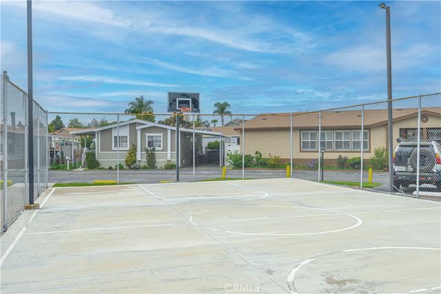 112 Crow, Fountain Valley, CA 92708