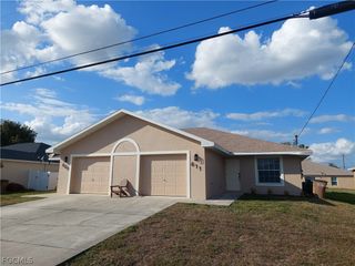 611 SE 5th ST, Cape Coral, FL 33990