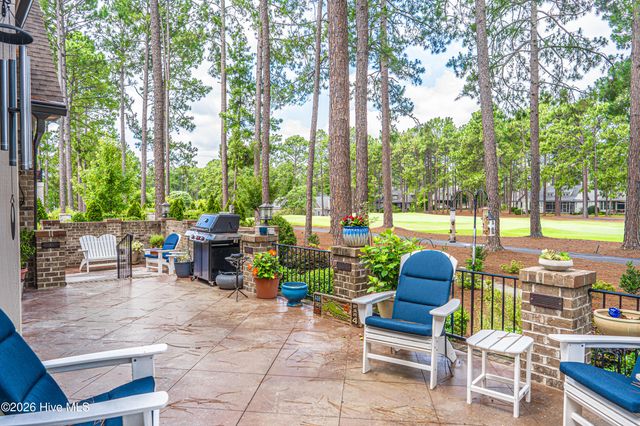 38 E Augusta Lane, Southern Pines, NC 28387