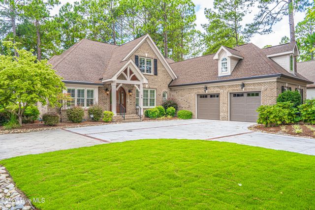 38 E Augusta Lane, Southern Pines, NC 28387