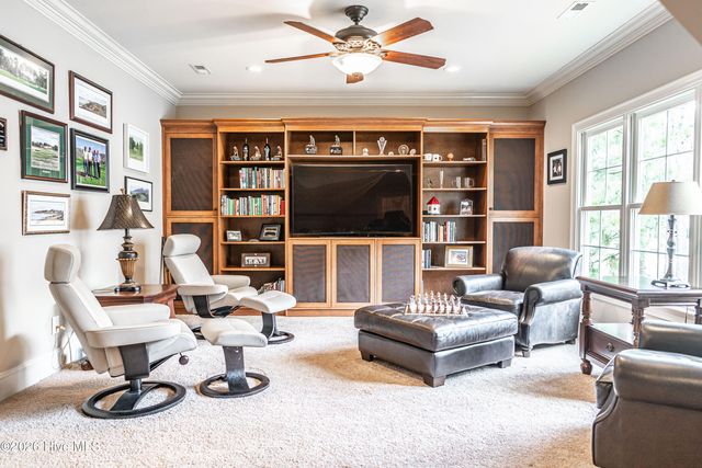 38 E Augusta Lane, Southern Pines, NC 28387